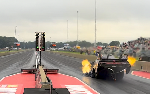 at_start_funny_car_right